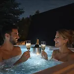 Budzi Nas - Maly Ferienhaus